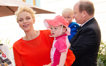 Jacques et Gabriella de Monaco lors d'une réception au Palais princier en août 2016
