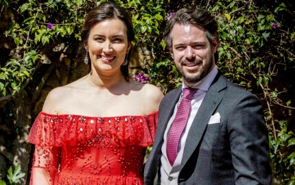 Félix et Claire de Luxembourg au mariage religieux d'Alexandra de Luxembourg à Bormes-les-Mimosas le 29 avril 2023. 