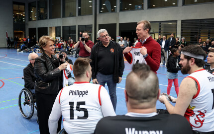 Le couple grand-ducal assiste, le 19 janvier 2025, à un match de handibasket au Rehazenter. 