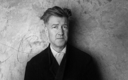 Le cinéaste David Lynch dans son studio à Hollywood en 2002.