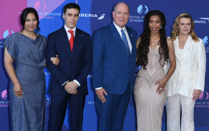 Le prince Albert II de Monaco, Marie Ducruet, Louis Ducruet, Jaz Sinclair, Camille Gottlieb à l'ouverture du 64e Monte-Carlo Television Festival à Monaco, le 13 juin 2025. 