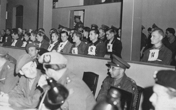 Le procès de Belsen a jugé, en 1945, des responsables nazis pour les crimes commis dans les camps de Bergen-Belsen et d'Auschwitz.