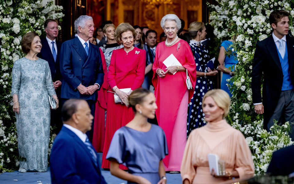  Le prince héritier Alexandre de Serbie et la princesse Catherine de Serbie, la reine Sophie d'Espagne et la princesse Benedikte de Danemark au mariage de la princesse Theodora de Grèce, le 28 septembre 2024. 