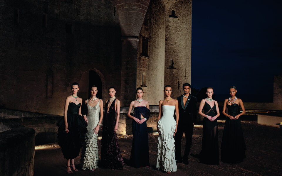  Les 110 pièces de la collection Louis Vuitton, Virtuosity, ont défilé dans la galerie circulaire de la citadelle, puis devant les tables du dîner de gala. 