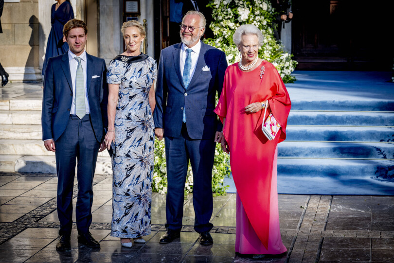 Le comte Michael Ahlefeldt-Laurvig-Bille et son épouse la princesse Alexandra de Sayn-Wittgenstein-Berleburg, la princesse Benedikte de Danemark au ùariage de la princesse Theodora de Grèce, le 28 septembre 2024.