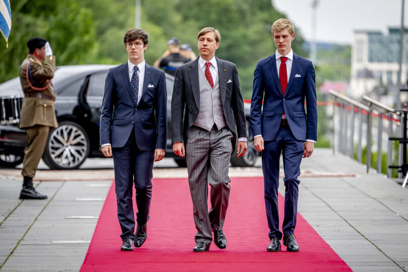 Le prince Louis de Luxembourg, avec le prince Gabriel et le prince Noah de Luxembourg, le 23 juin 2025.